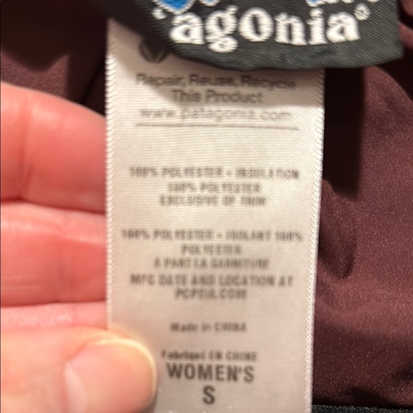 Patagonia Burgundy Puffer Jacket with Quilted Design and High Collar - Small - Picture 4 of 5